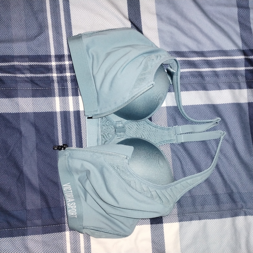 Victoria's Secret Teal Sports Bra. 36B - Picture 4 of 6